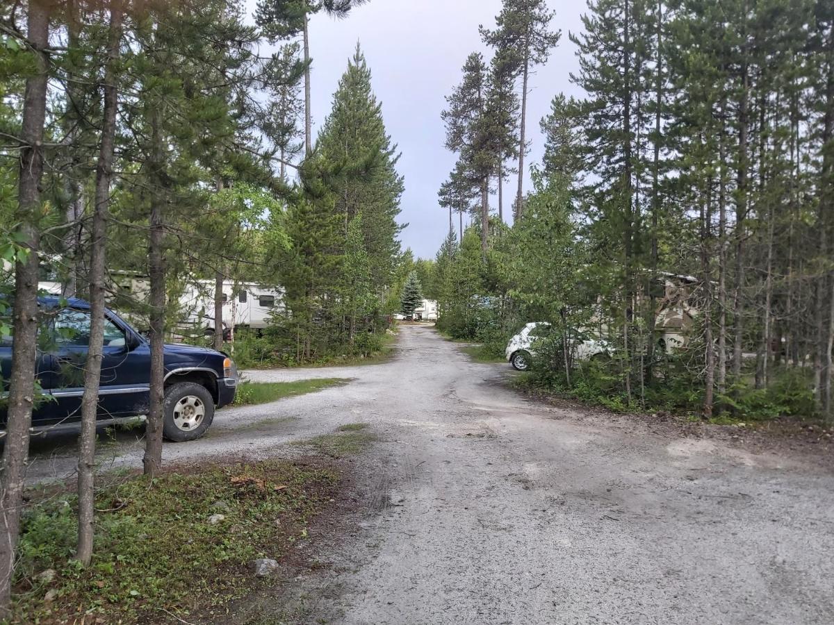 Blue River Cabins & Campgrounds Exteriör bild