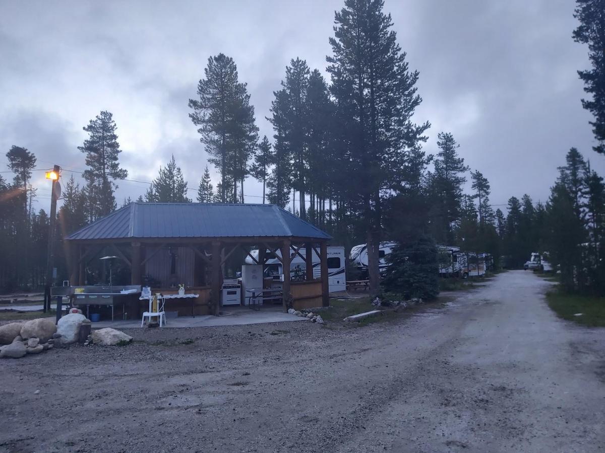 Blue River Cabins & Campgrounds Exteriör bild