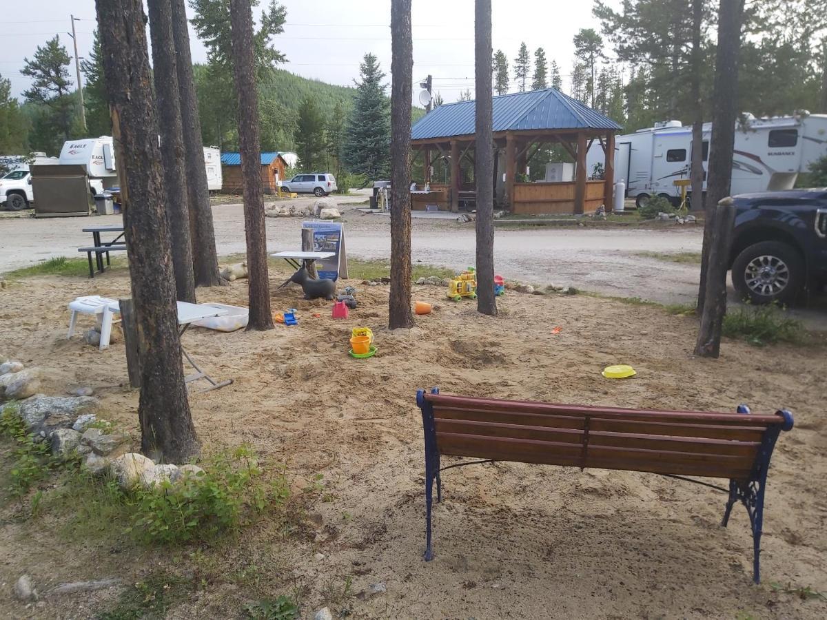 Blue River Cabins & Campgrounds Exteriör bild
